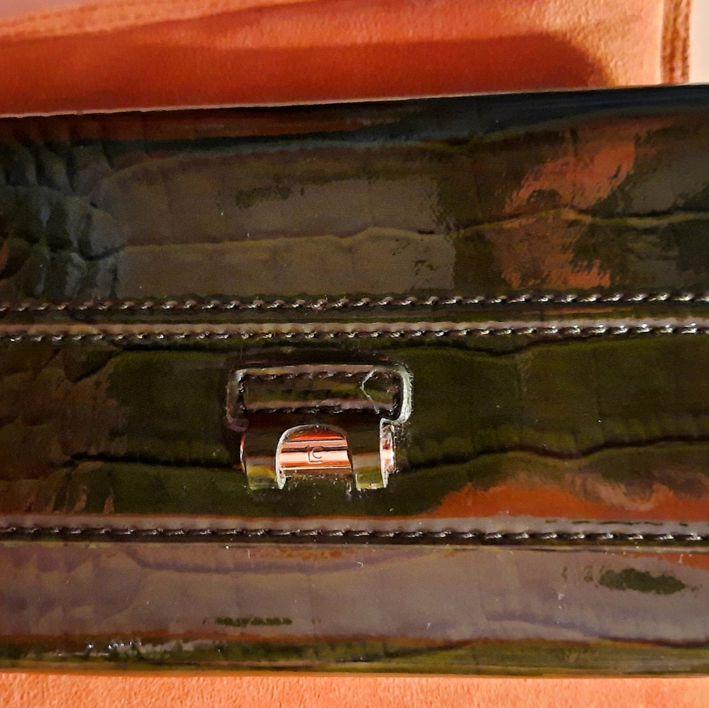 Liz Claiborne wallet